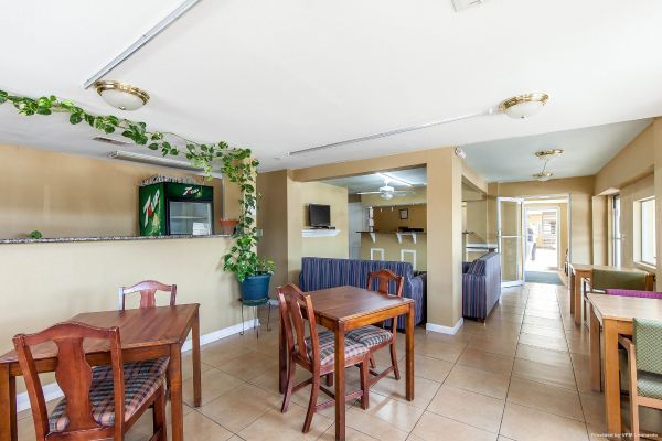 Rodeway Inn Calhoun